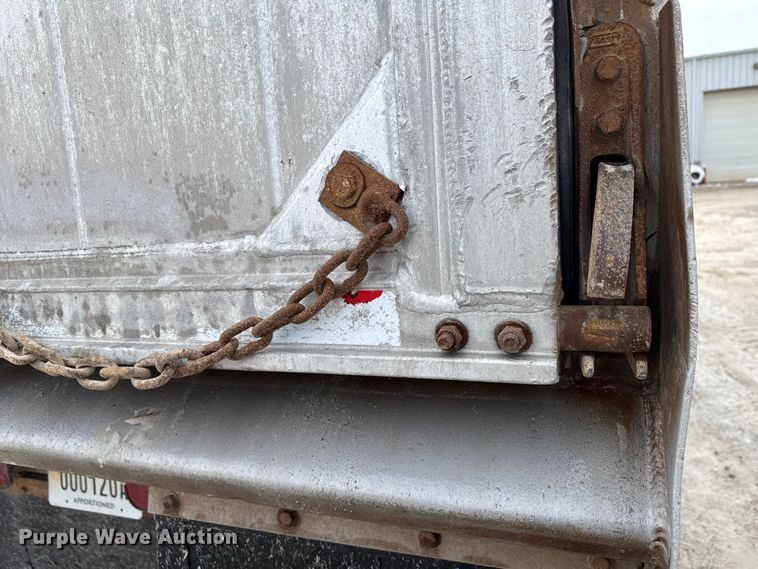 image for item ND9457 2015 Mack GU713 dump truck