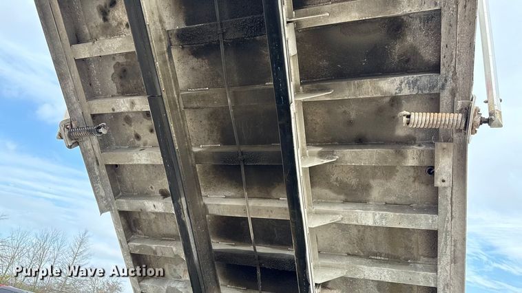 image for item ND9457 2015 Mack GU713 dump truck