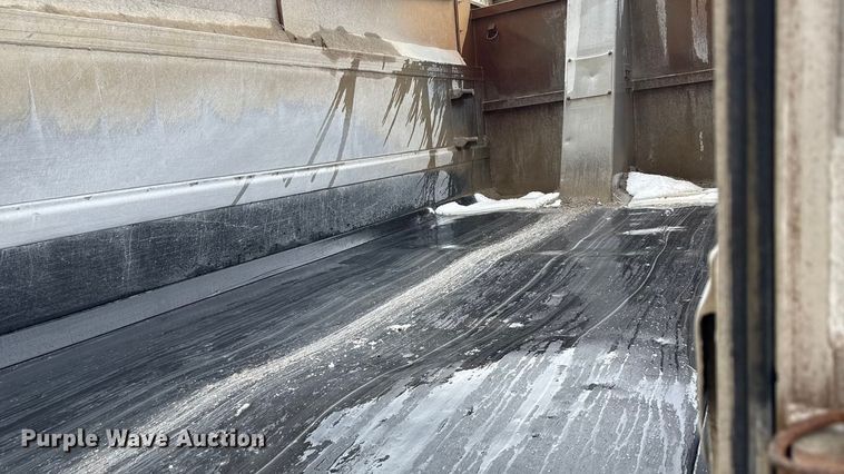 image for item ND9457 2015 Mack GU713 dump truck