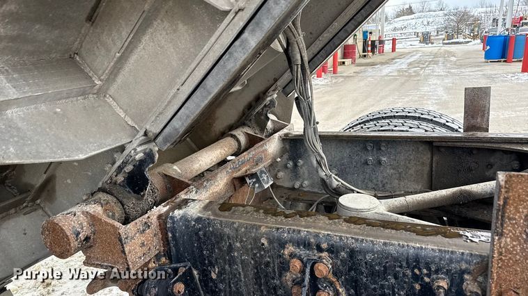 image for item ND9457 2015 Mack GU713 dump truck