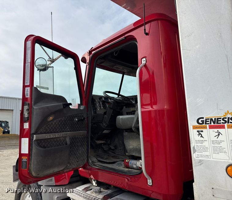 image for item ND9457 2015 Mack GU713 dump truck