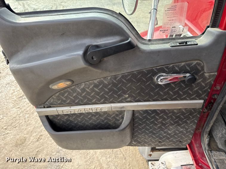 image for item ND9457 2015 Mack GU713 dump truck