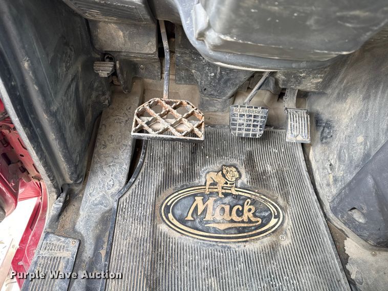 image for item ND9457 2015 Mack GU713 dump truck