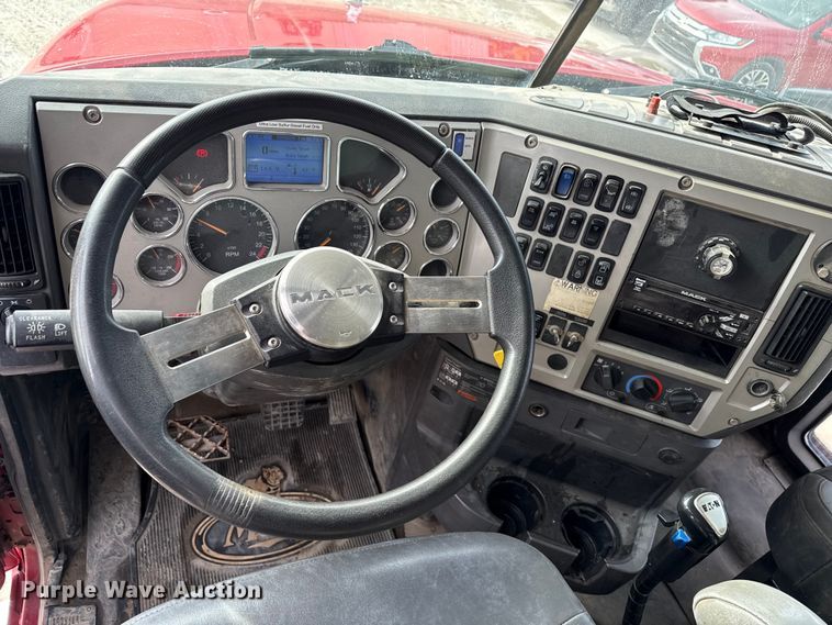 image for item ND9457 2015 Mack GU713 dump truck