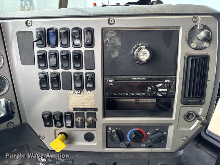 image for item ND9457 2015 Mack GU713 dump truck