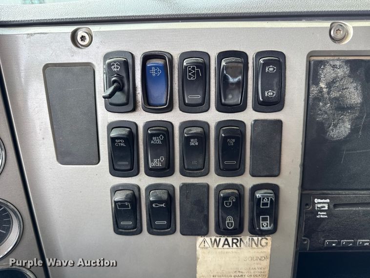 image for item ND9457 2015 Mack GU713 dump truck