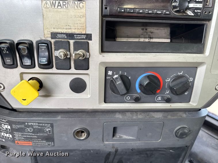 image for item ND9457 2015 Mack GU713 dump truck