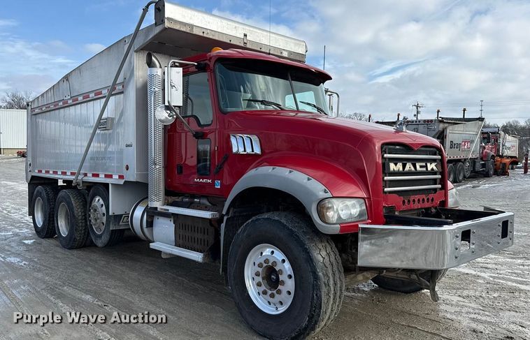 image for item ND9458 2015 Mack GU713 dump truck