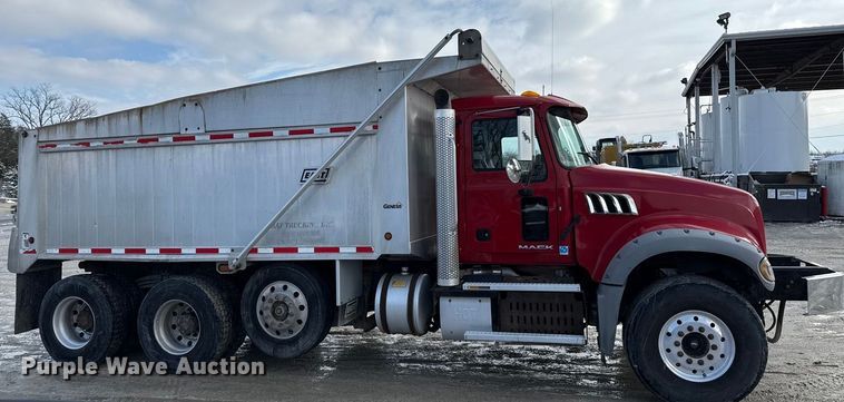image for item ND9458 2015 Mack GU713 dump truck
