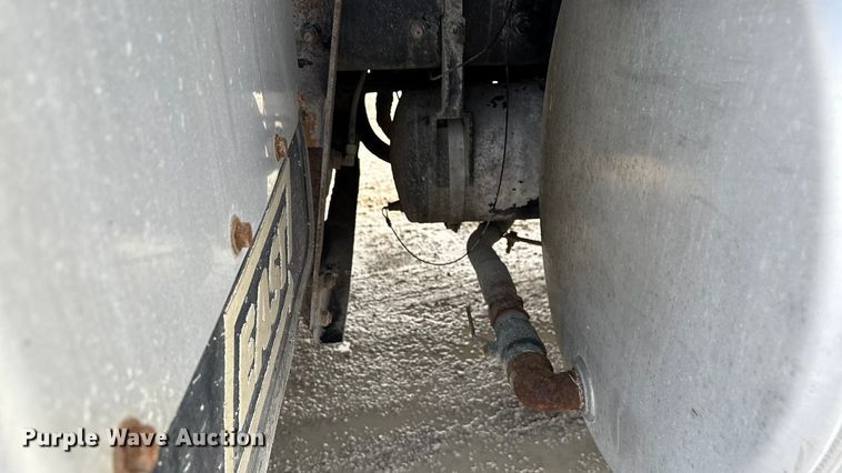 image for item ND9458 2015 Mack GU713 dump truck