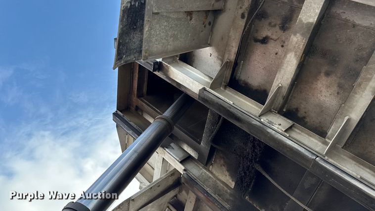 image for item ND9458 2015 Mack GU713 dump truck