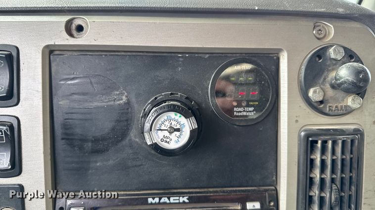 image for item ND9458 2015 Mack GU713 dump truck