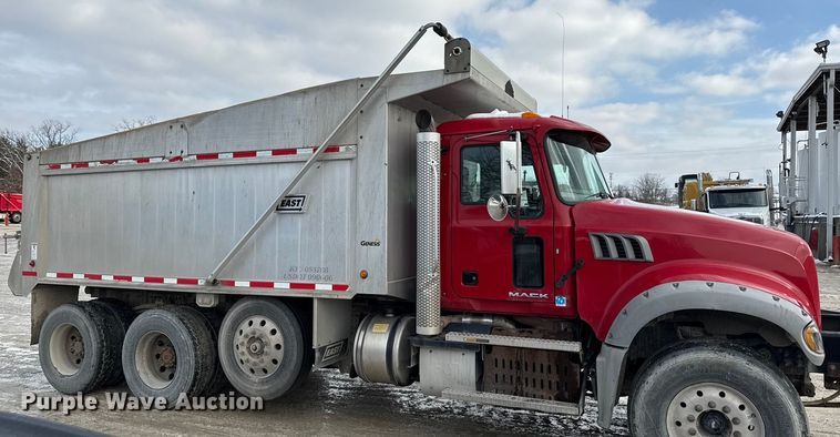 image for item ND9459 2015 Mack GU713 dump truck