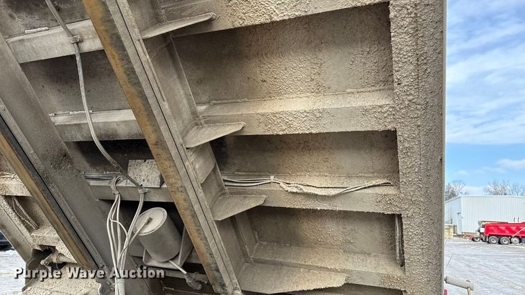 image for item ND9459 2015 Mack GU713 dump truck