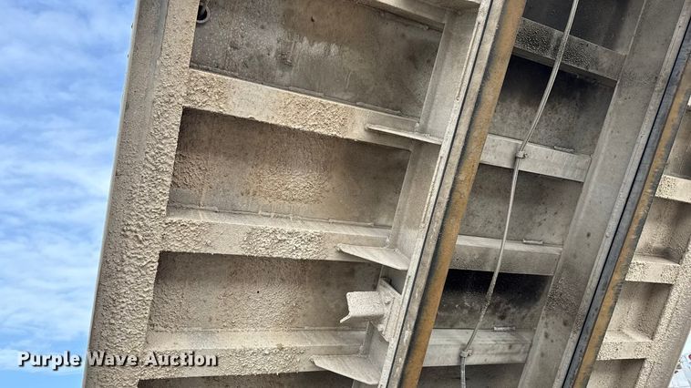 image for item ND9459 2015 Mack GU713 dump truck