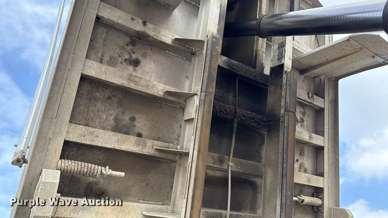 image for item ND9459 2015 Mack GU713 dump truck