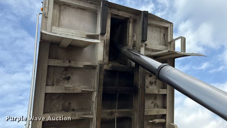 image for item ND9459 2015 Mack GU713 dump truck