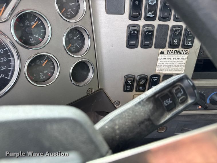 image for item ND9459 2015 Mack GU713 dump truck