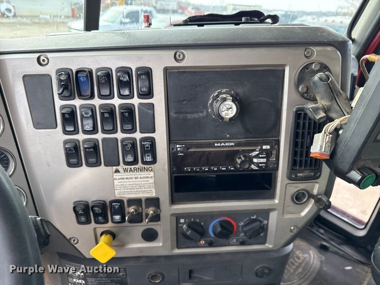 image for item ND9459 2015 Mack GU713 dump truck