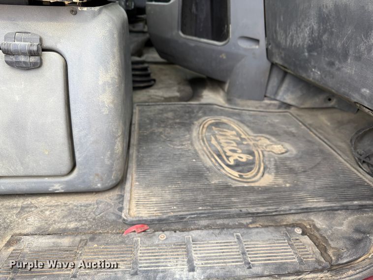 image for item ND9459 2015 Mack GU713 dump truck