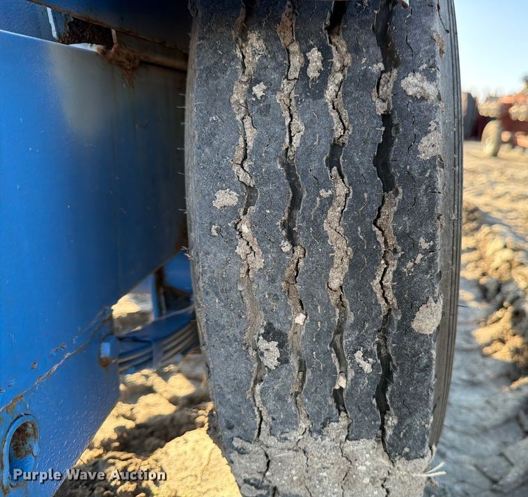 image for item NK9017 Frac manifold trailer