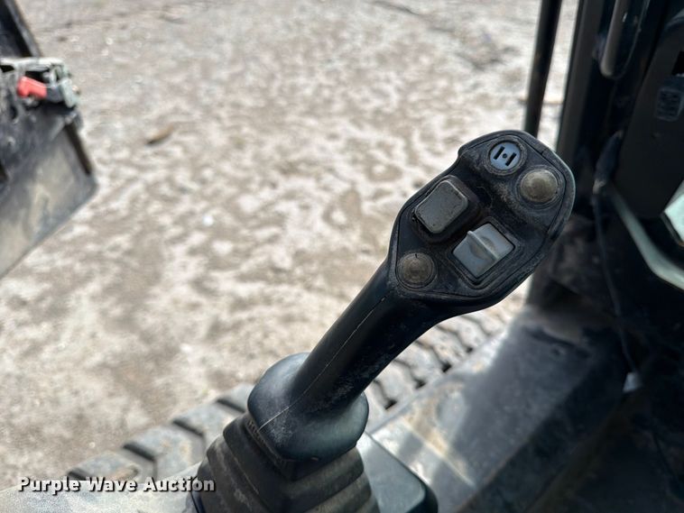 image for item NK9031 2017 JCB 3TS-8T tracked skid steer loader