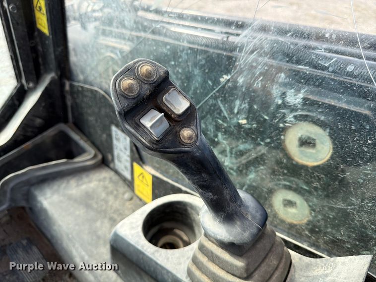 image for item NK9031 2017 JCB 3TS-8T tracked skid steer loader