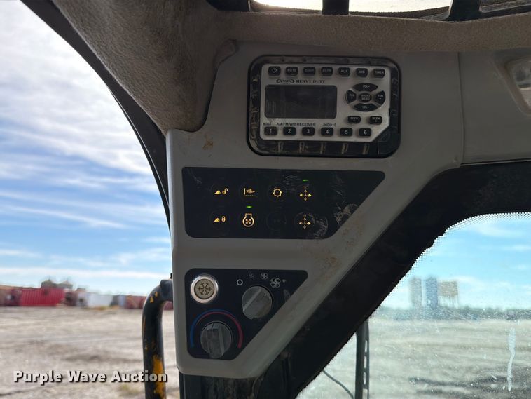 image for item NK9031 2017 JCB 3TS-8T tracked skid steer loader