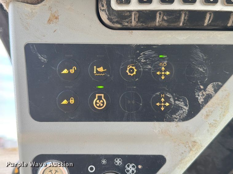 image for item NK9031 2017 JCB 3TS-8T tracked skid steer loader