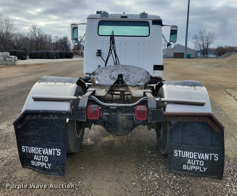 image for item NO9794 1988 International S1900 DTA semi truck