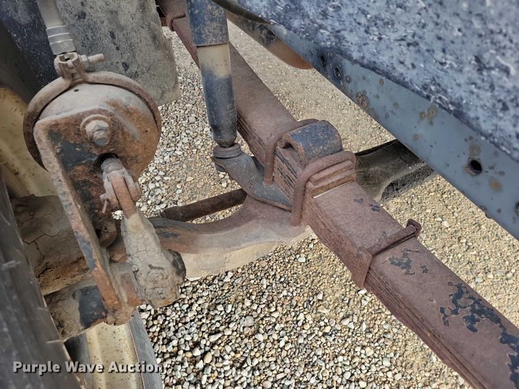 image for item NO9794 1988 International S1900 DTA semi truck