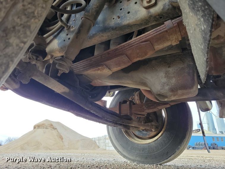 image for item NO9794 1988 International S1900 DTA semi truck