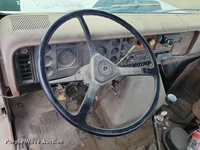 image for item NO9794 1988 International S1900 DTA semi truck