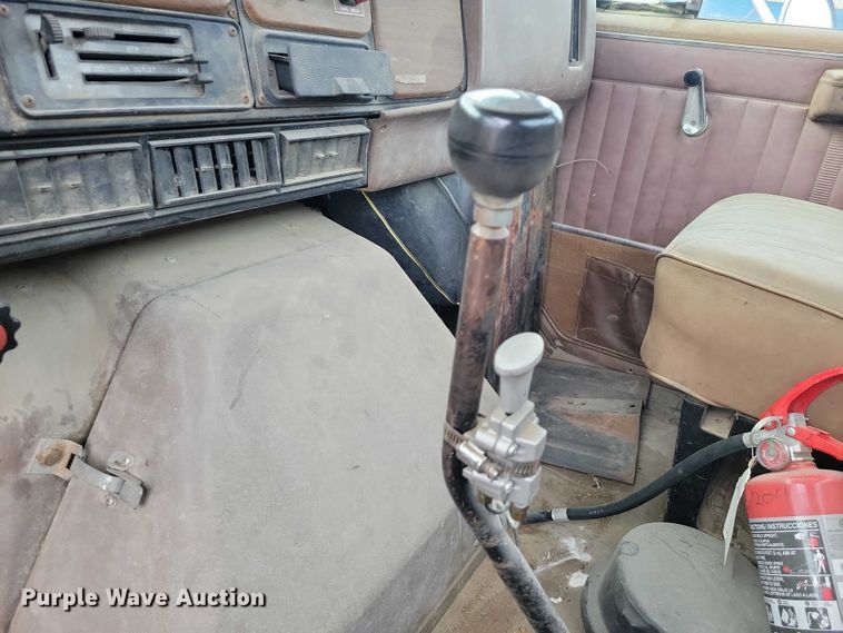 image for item NO9794 1988 International S1900 DTA semi truck