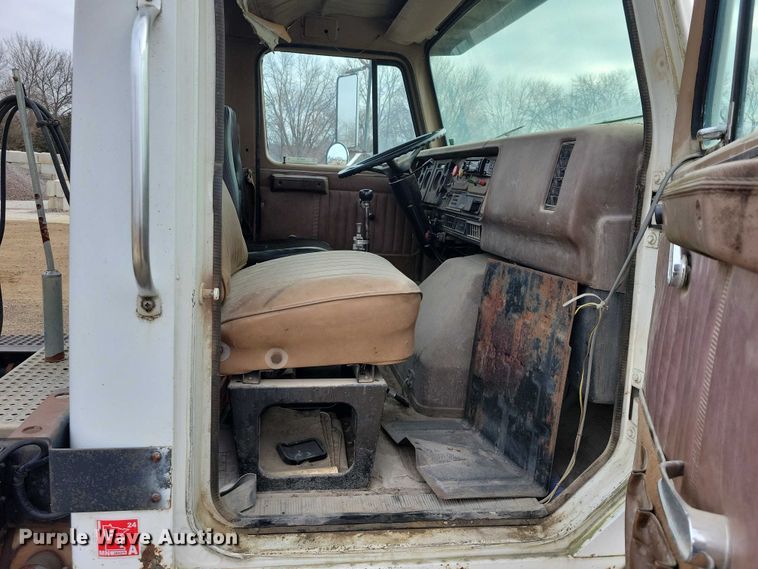 image for item NO9794 1988 International S1900 DTA semi truck