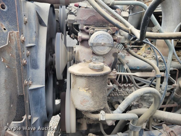 image for item NO9794 1988 International S1900 DTA semi truck