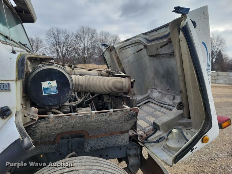 image for item NO9794 1988 International S1900 DTA semi truck