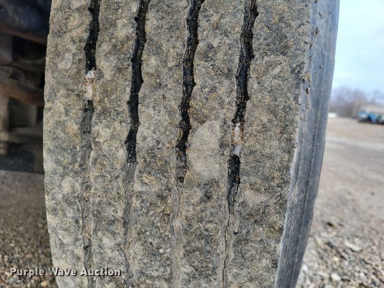 image for item NO9794 1988 International S1900 DTA semi truck