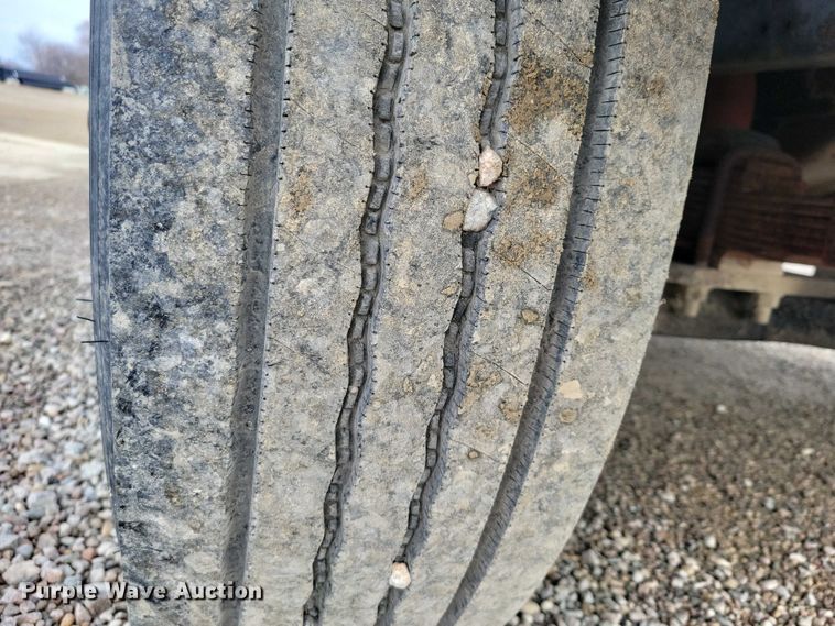 image for item NO9794 1988 International S1900 DTA semi truck