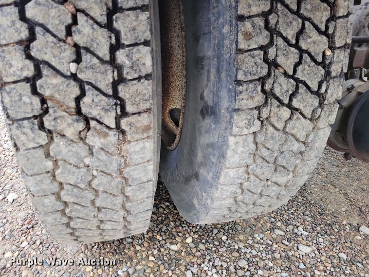 image for item NO9794 1988 International S1900 DTA semi truck