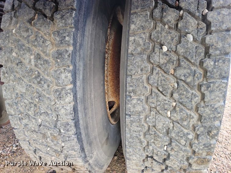 image for item NO9794 1988 International S1900 DTA semi truck