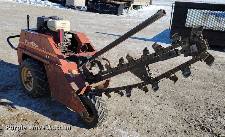 image for item NO9818 1983 Ditch Witch  1420 trencher