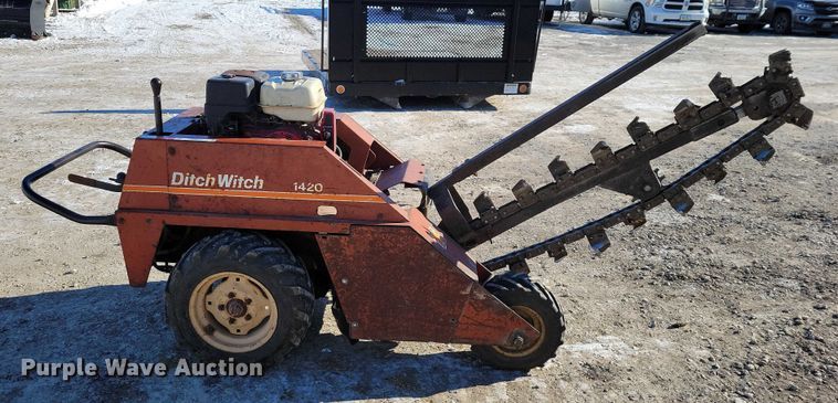 image for item NO9818 1983 Ditch Witch  1420 trencher