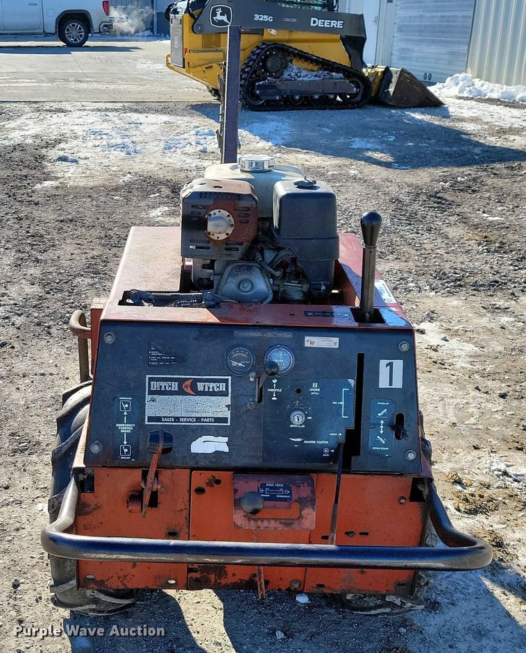 image for item NO9818 1983 Ditch Witch  1420 trencher