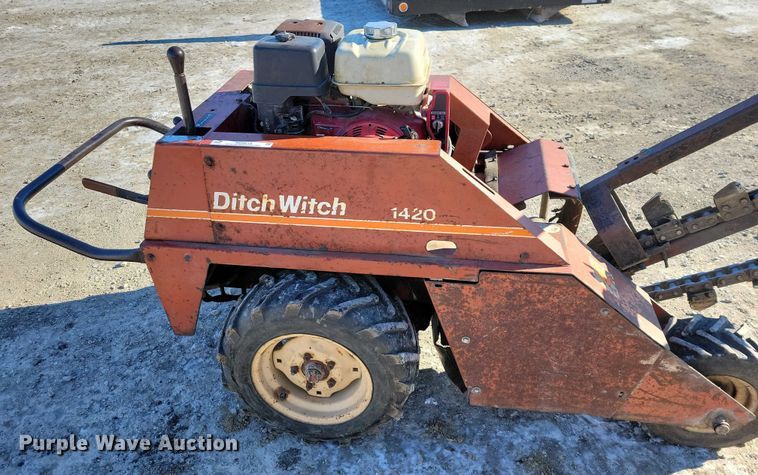 image for item NO9818 1983 Ditch Witch  1420 trencher