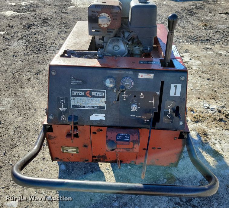 image for item NO9818 1983 Ditch Witch  1420 trencher