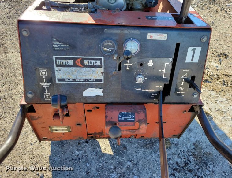 image for item NO9818 1983 Ditch Witch  1420 trencher