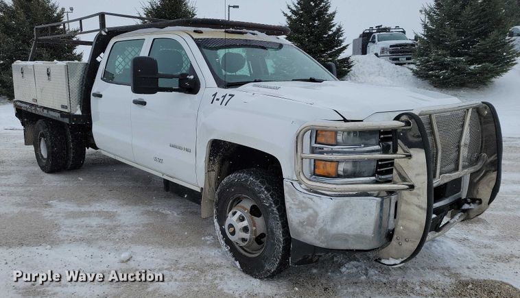 image for item NO9826 2016 Chevrolet Silverado 3500HD Crew Cab utility bed pickup truck