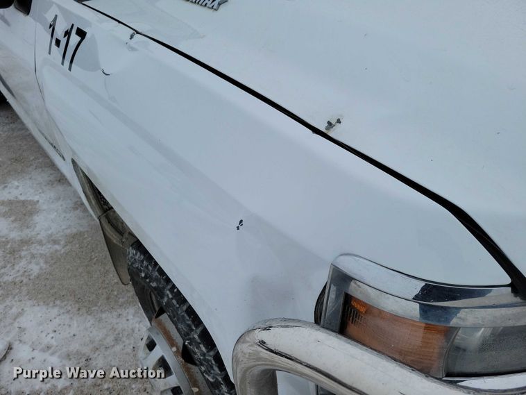 image for item NO9826 2016 Chevrolet Silverado 3500HD Crew Cab utility bed pickup truck