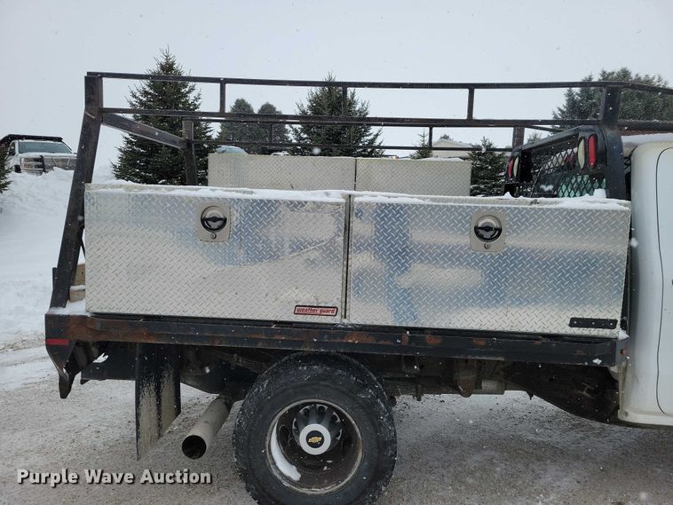 image for item NO9826 2016 Chevrolet Silverado 3500HD Crew Cab utility bed pickup truck